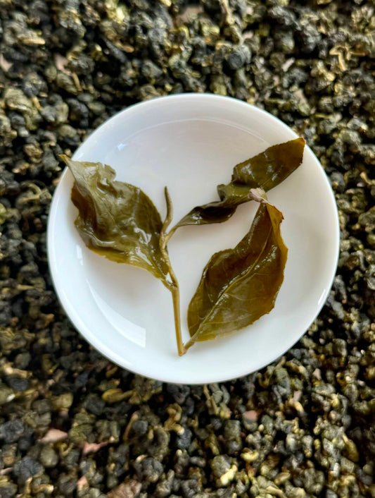 Alishan High Mountain Oolong Tea by Tea Master Ming-Chin1